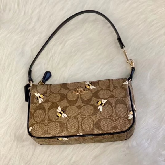 Coach C8673 19 In Signature Canvas With Bee Print - Picture 1 of 5